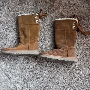 Koolaburra by UGG boots